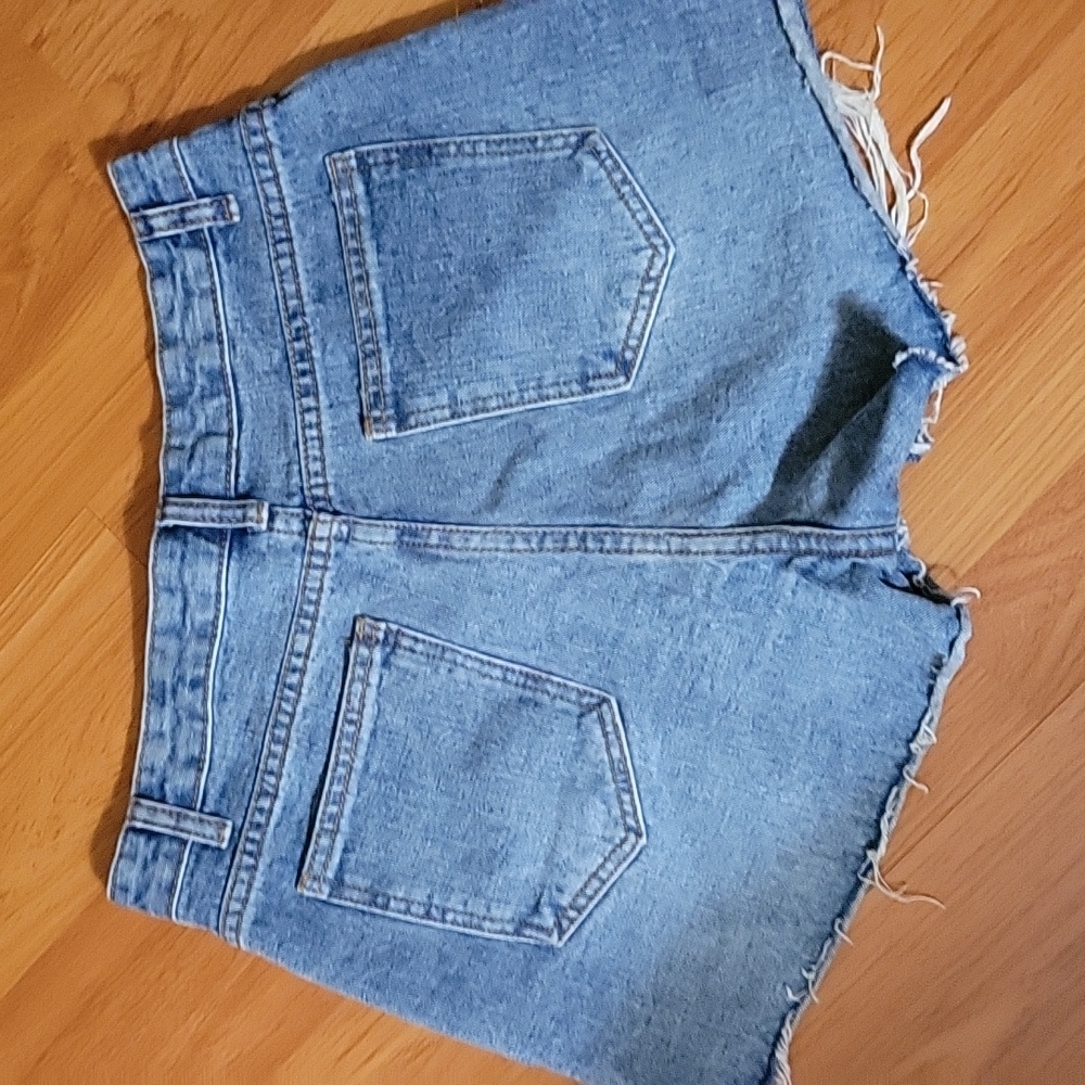 Shorts - Picture 2 of 2